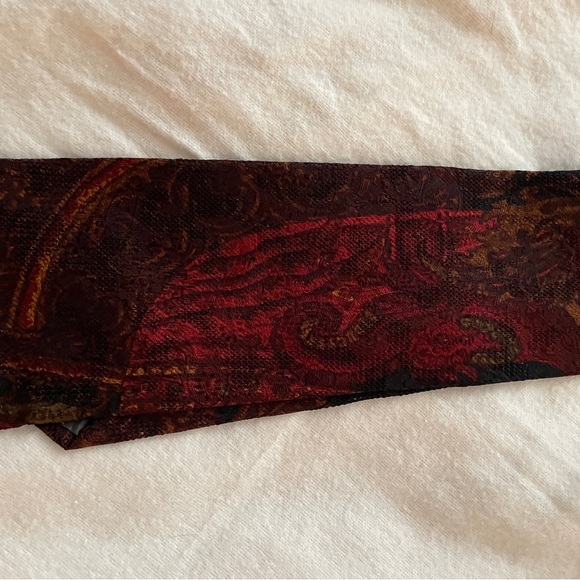 Gianfranco Ferre silk Tie - Picture 2 of 3